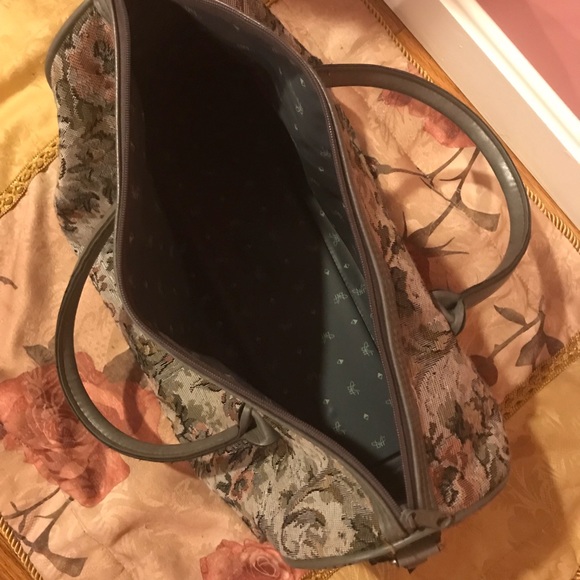 ❌SOLD❌ DVF Logo Weekend Duffle Bag - Picture 3 of 3